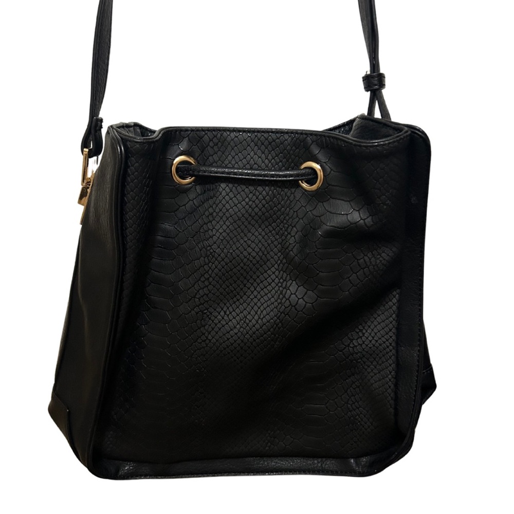 Melie Bianco vegan black faux leather “snakeskin” drawstring bag. 11x10x5. - Picture 2 of 8